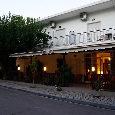 Casa de hóspedes Elatos *