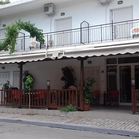 Casa de hóspedes Elatos *